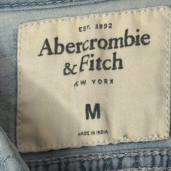 Abercrombie & Fitch Men’s M Muscle Fit Denim Shirt Button Front Light Wash Y2K - Picture 4 of 8